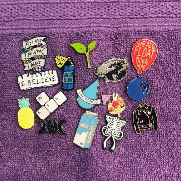 Bundle of 15 Enamel Pins - Picture 3 of 4